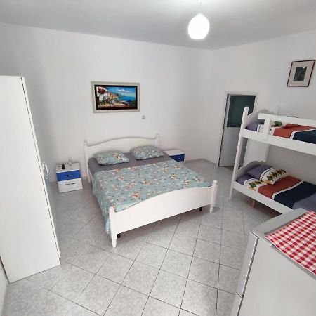 Beach Rooms Himare Exterior photo
