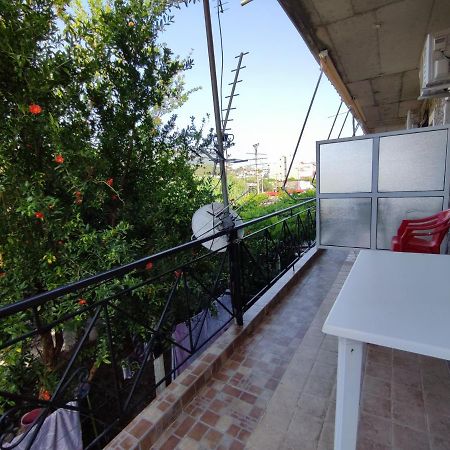 Beach Rooms Himare Exterior photo