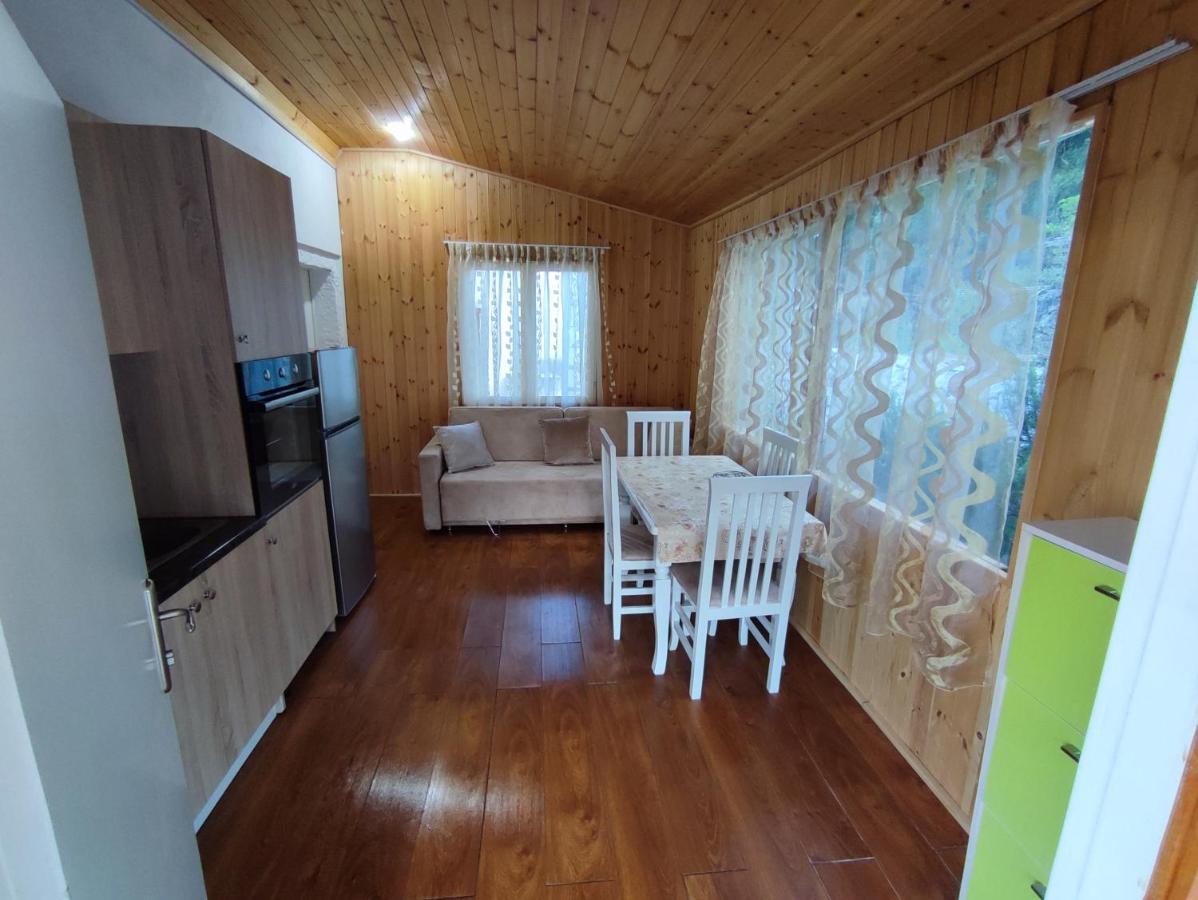 Beach Rooms Himare Exterior photo